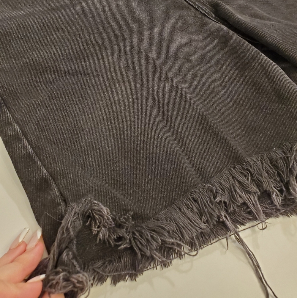 Vintage 90's NY Line Black Denim Distressed Shorts - Picture 5 of 10